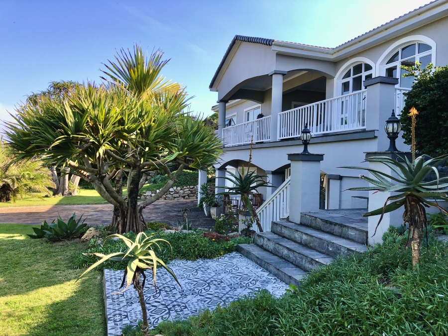 5 Bedroom Property for Sale in West Beach Eastern Cape